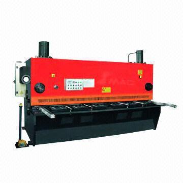 Variable Rake Type Hydraulic Shear with Nice Rigidity and Stability