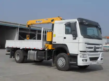 Pipeline Transportation Howo 4×2 Truck Mounted Crane