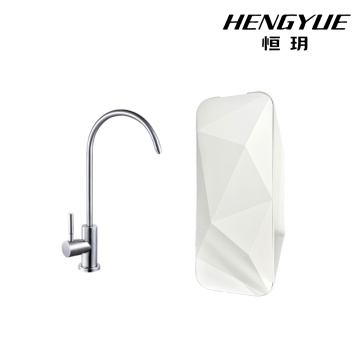 Purificador de agua blanca moderno con fácil instalación