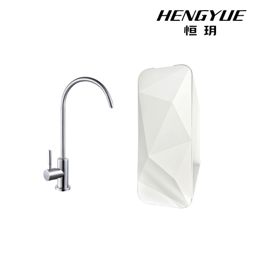 Purificador de agua blanca moderno con fácil instalación