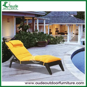 outdoor rattan chaise lounge