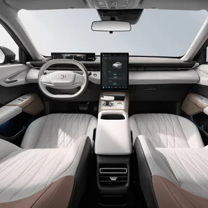 2024 Changan Qiyuan A05 Hybrid Electric Vehicle