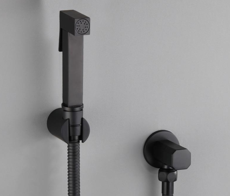 新しいマットブラックスクエア高圧真ちゅう製バスルームトイレビデ噴霧器多機能ハンドヘルドシャッタフセット