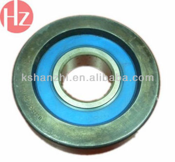 original Komatsu 37B-9AA-6110 mast roller