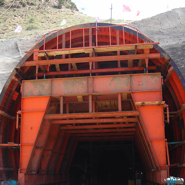 Tunnel doublure du coffrage