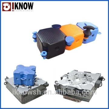 Pontoon mould