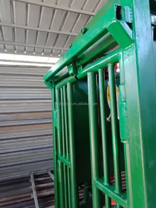 Steel Cattle Hoof Trimming Equipment for Livestock Farms - 800kg Capacity