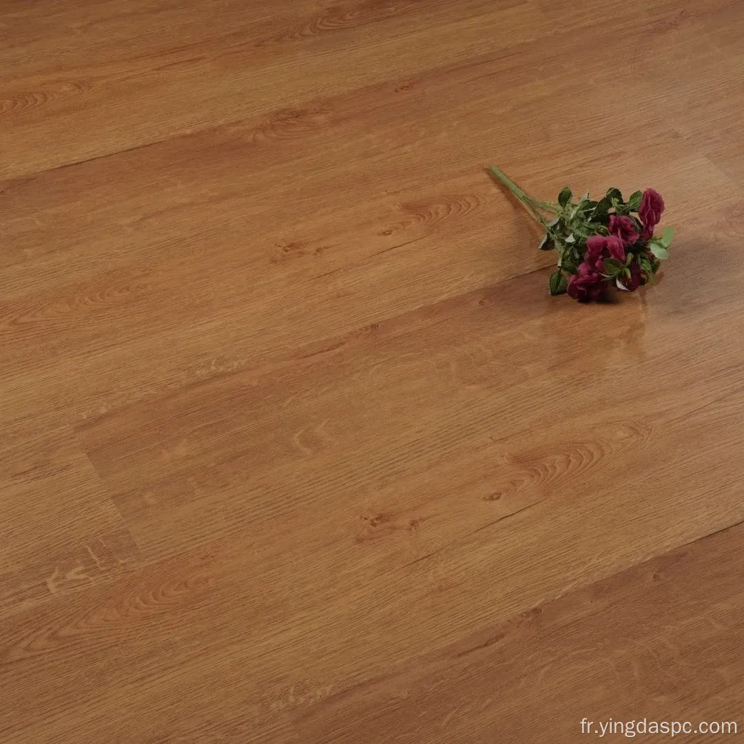 Plancher en vinyle facile avec une couleur naturelle classique