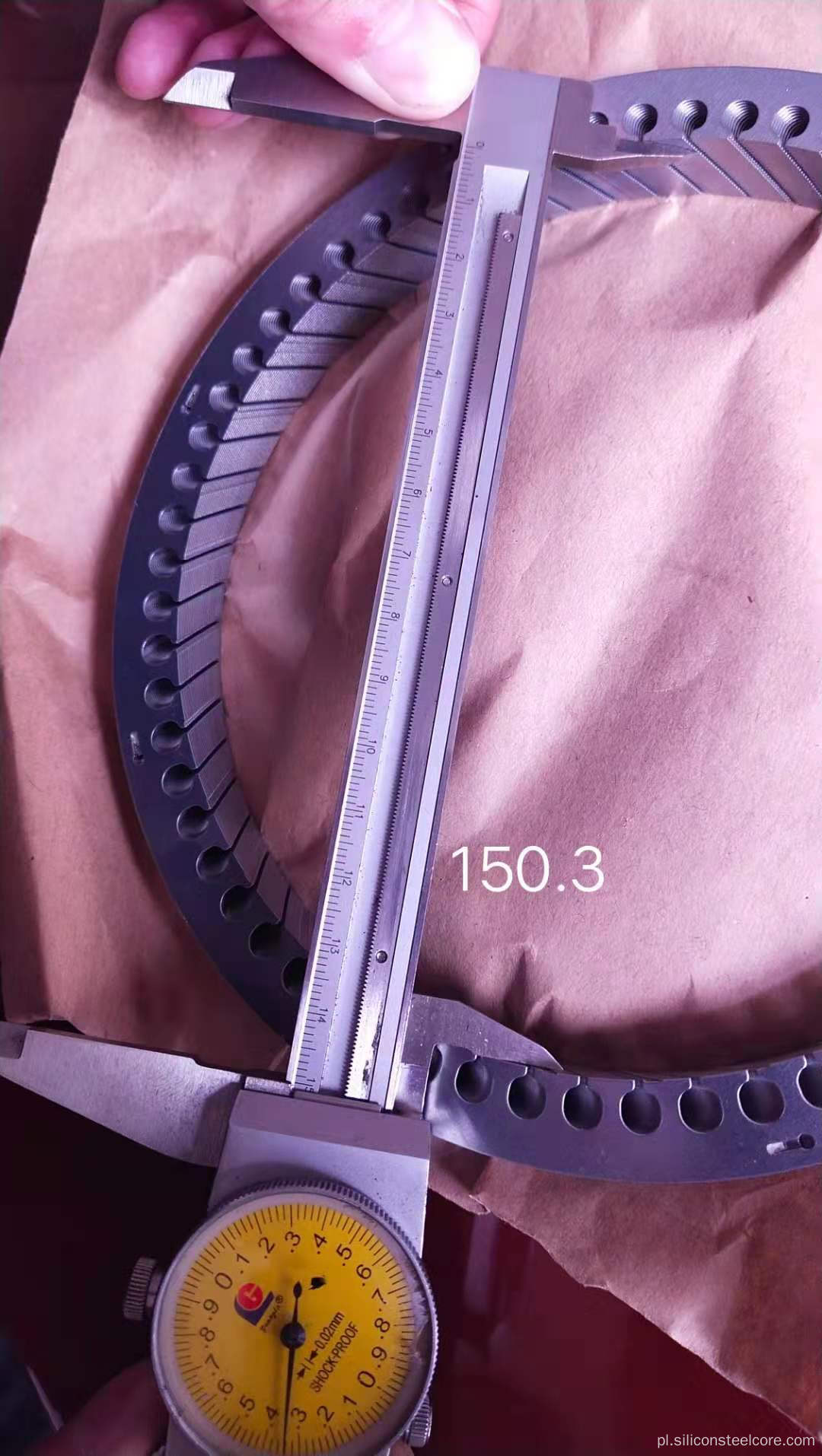 Laminowanie silnika /stojan i wirnik dla 56 -calowego wentylatora sufitowego z materiałem Q1950 Materiał o grubości 0,5 mm średnicy 178 mm średnicy
