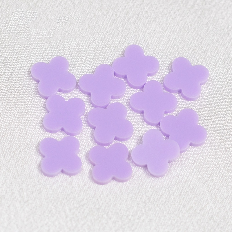 Four-leaf clover shape cutting