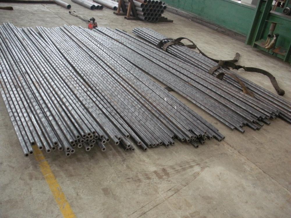 E215 cold drawn seamless hydraulic tubing