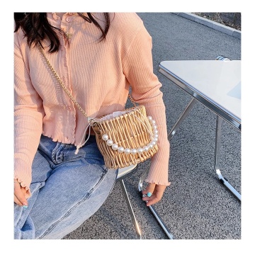 2021 pearl handle metal chain strap straw bag