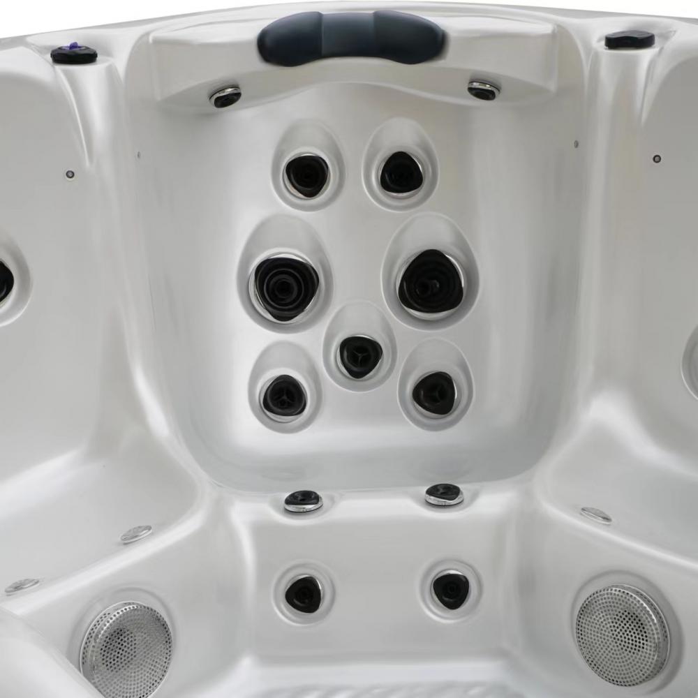 Luxury spa 5 person 2.2m square hot tub