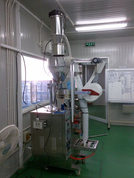 Vacuum conveyor