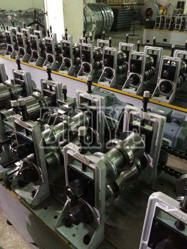 roll forming machine