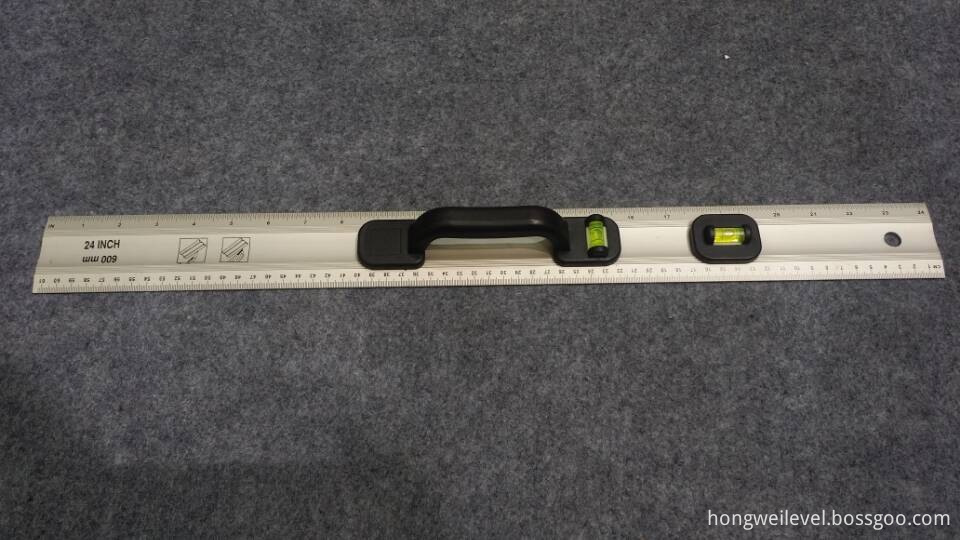 aluminium level with ruler