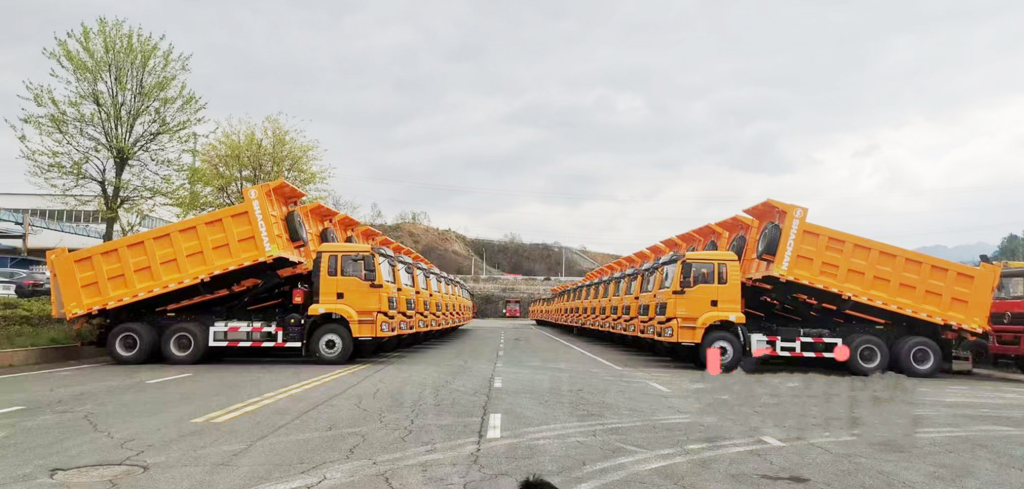SHACMAN Dump Truck (2)