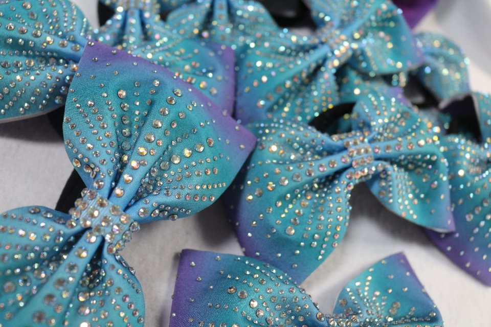 Cheer bows