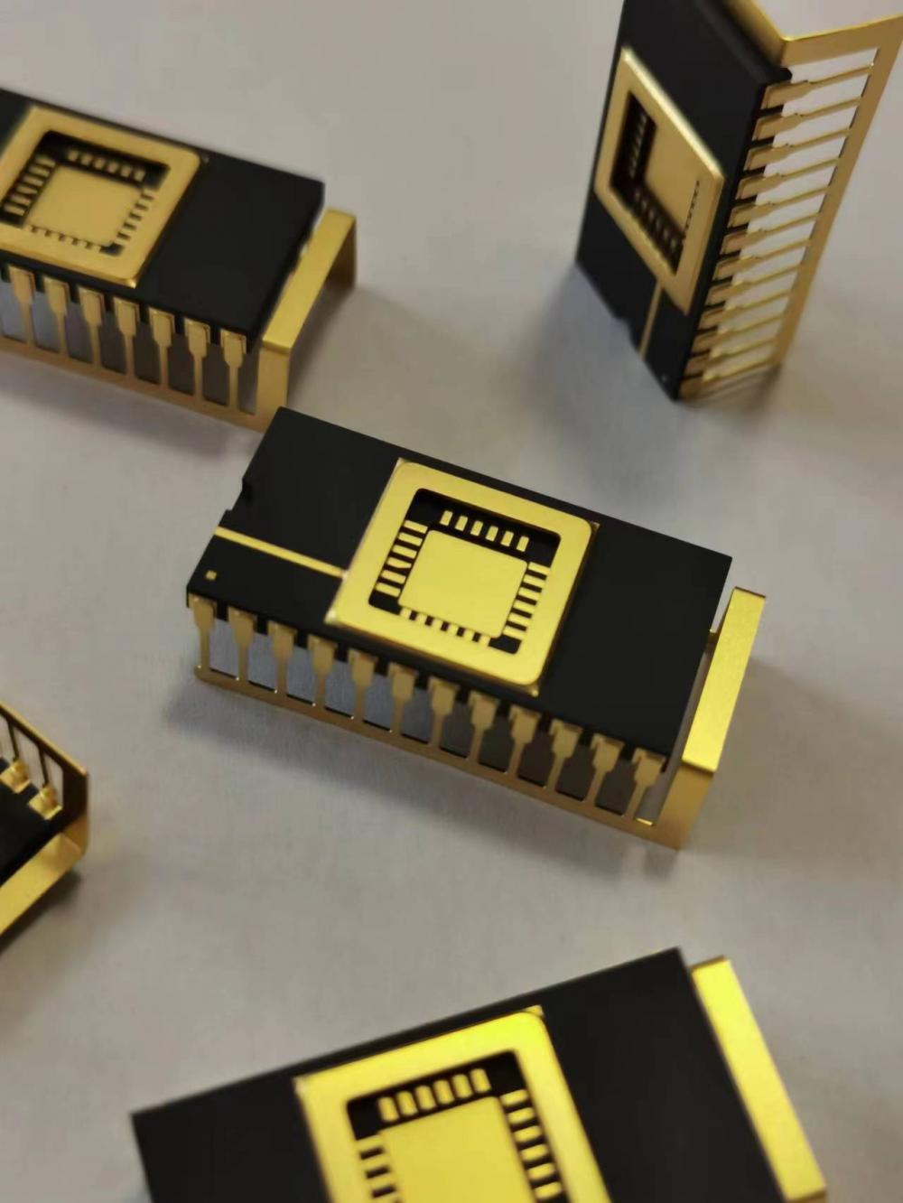 A high-reliability 24-pin hermetic CDIP for complex integrated circuits