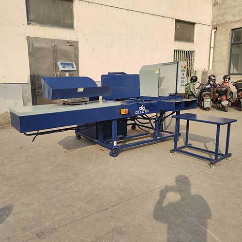 Low Cost Wiping Cloth Baling Press Machine Bagging Press For Wipers Manufactory