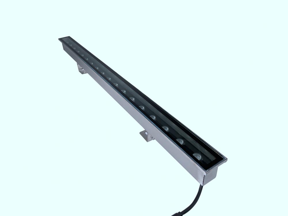 LED underwater lights for landscape lighting systems