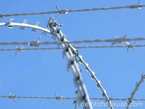 Heiß getauchtes verzinktes Stacheldrahtpreis pro Rolle