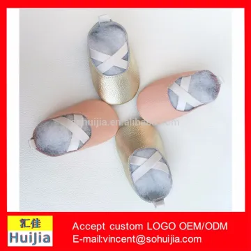 Alibaba china New genuine cow leather soft lovely pink and gold dance baby moccasins toddler casual shoes infant shoes wholesale