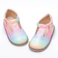 Розовые красивые детские одежды обувь