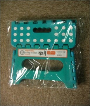 Folding Plastic Stool (JTJ1011)