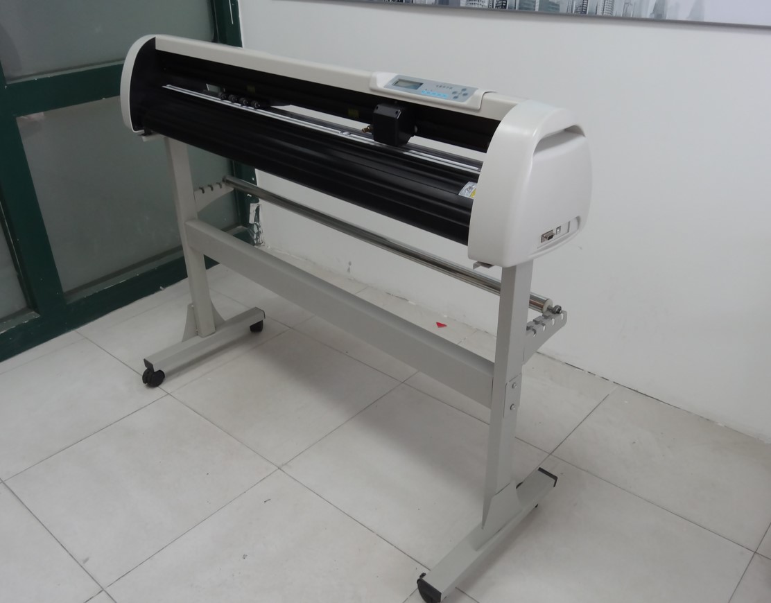 Cutting plotter/vinyl cutter machine