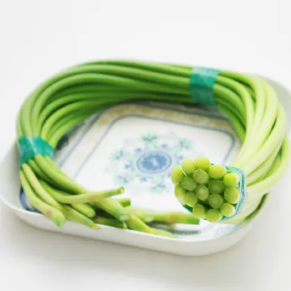 Chinese new season garlic moss