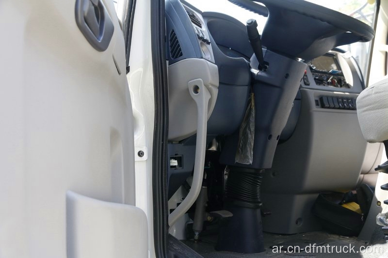 CUMMINS Engine 270HP Dongfeng KR 4x2 شاحنة جرار