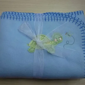 Amazon hot sell Customized wholesale polyester lovey soft kids blanket