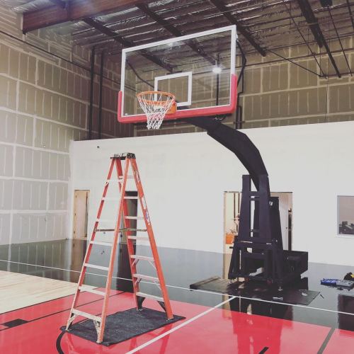 Economical Hydraulic Basketball Stand with Height Adjustment