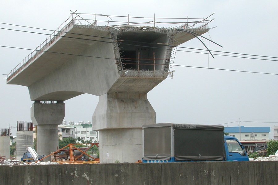 Moule de coffrage préfabriqué pour poutres en caisson Metro