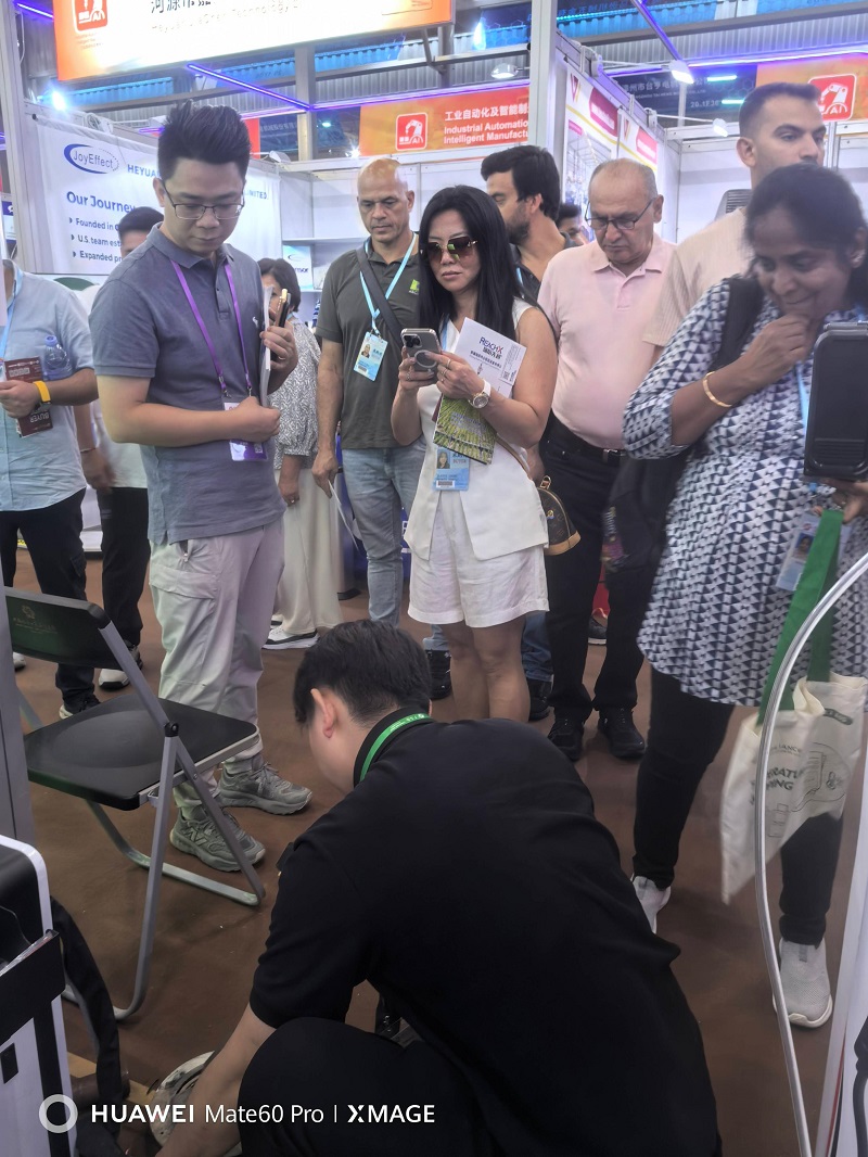 Chuke Intelligent's electric marking, pulsed laser cleaning, and UV laser marking equipment wowed Canton Fair guests!