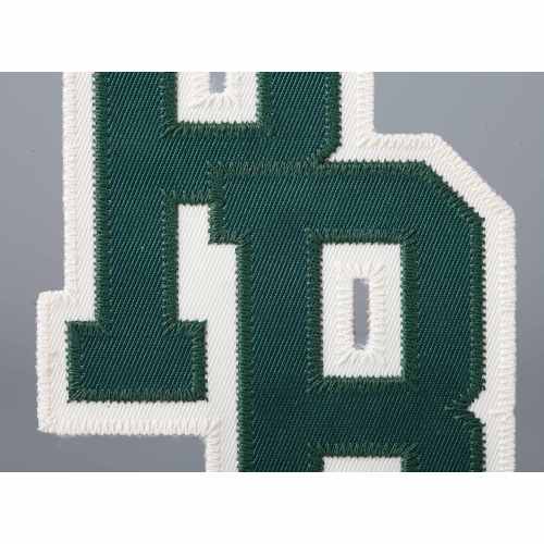 Nášivka s výšivkou na tkanině