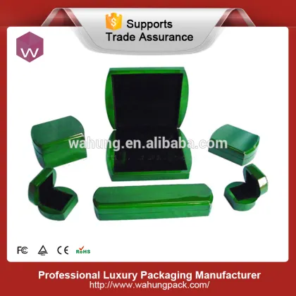 Elegant recyclable green wooden gem box set for jewelry