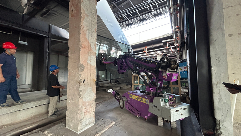 Cowest Machinery  1000KG GLASS INSTALLATION ROBOT (1)