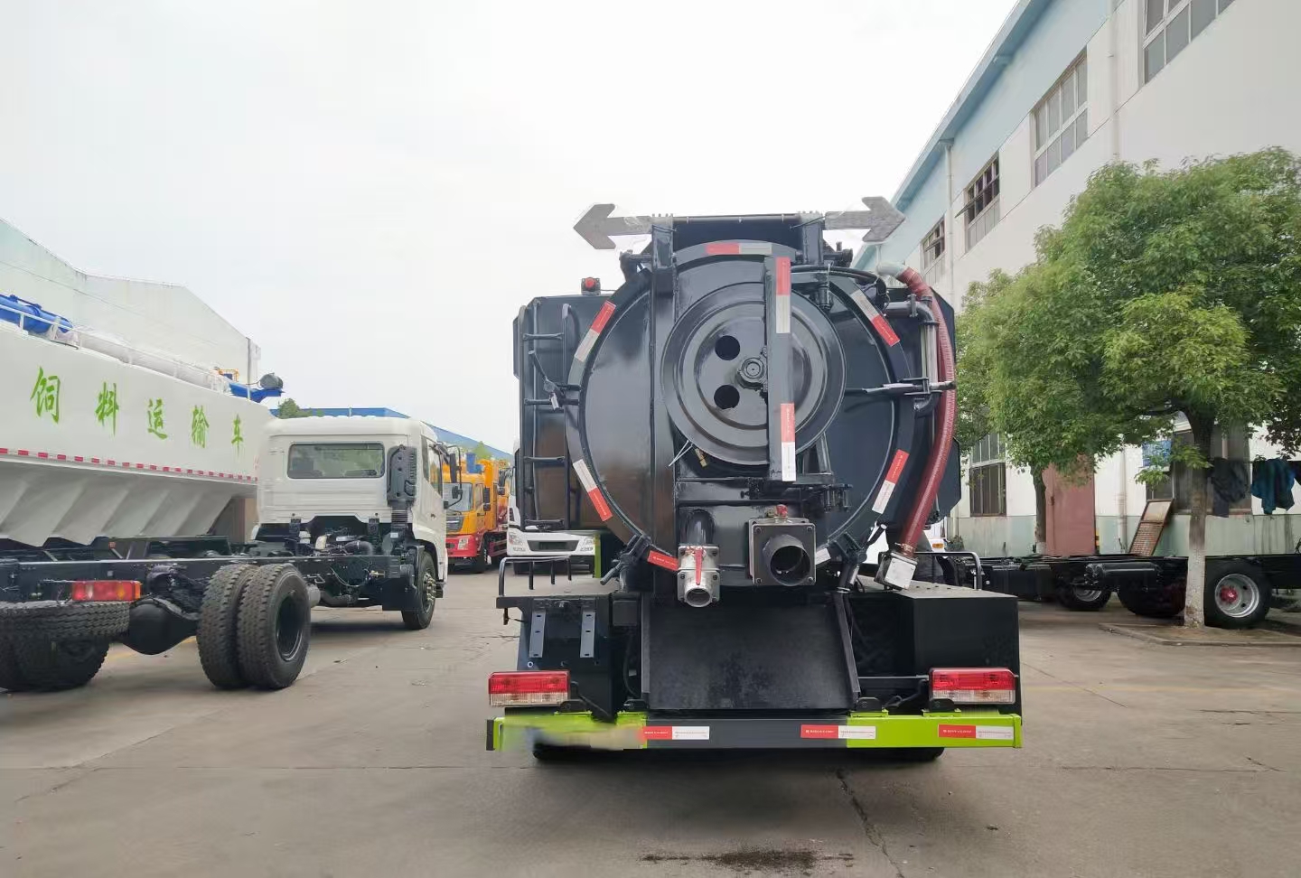 Professional Sewer Cleaning Truck for Industrial Use
