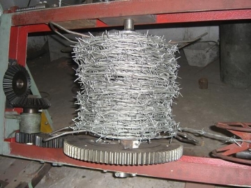 Construction Materials Galvanized Steel Iron Barbed Wire Fence (anjia-540)