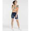 Blusa de manga curta slim fit flor estampada