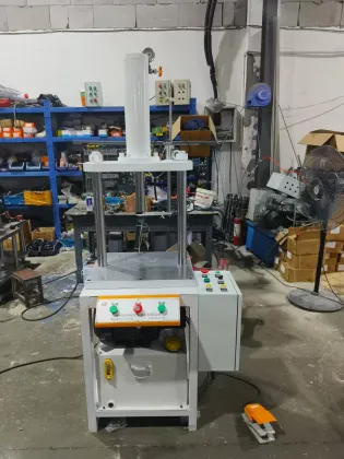 small hydraulic press machine
