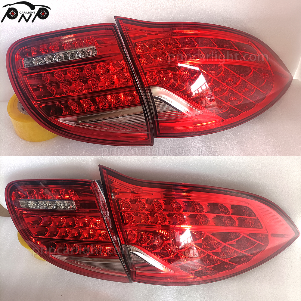 2011 Porsche Cayenne Tail Light