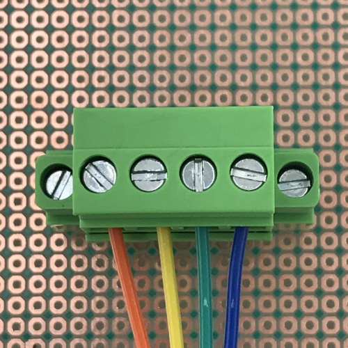 Bloco de terminais de PCB reto vertical com parafuso de travamento