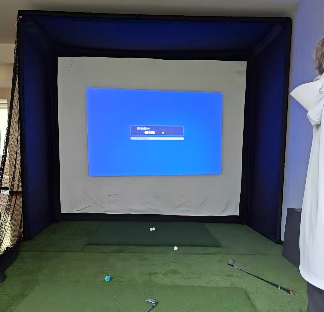 Golf simulator projection not covering full screen
