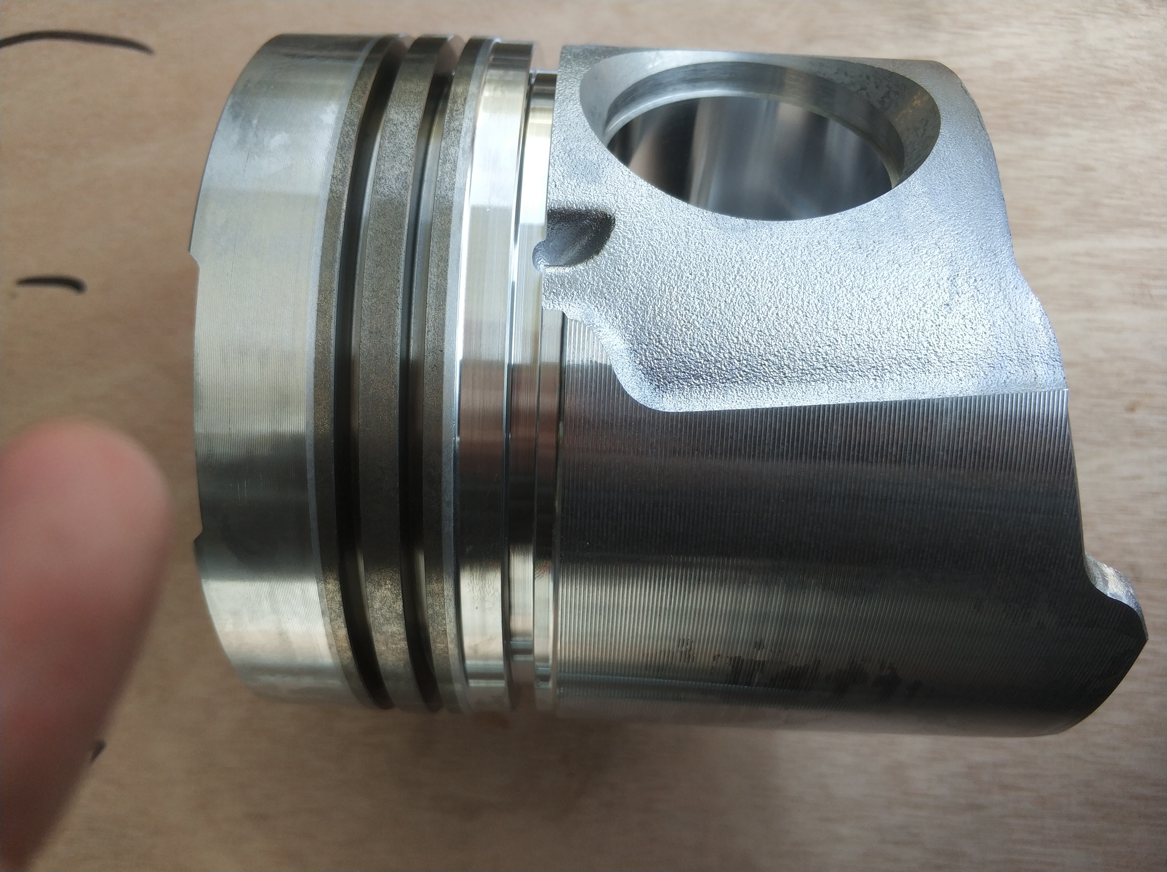 C05AL-05AL502+A shantui SD16 C6121 piston (3)