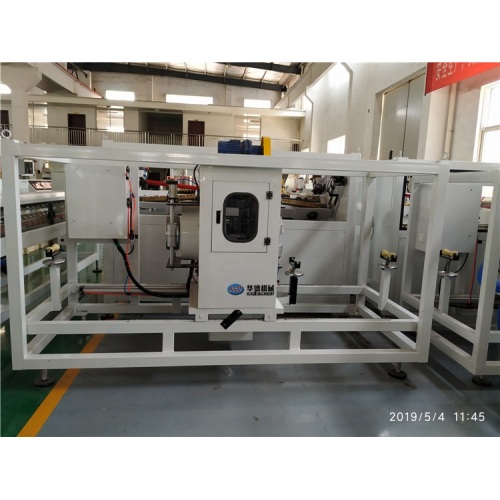 Plastic pipe cutting machine