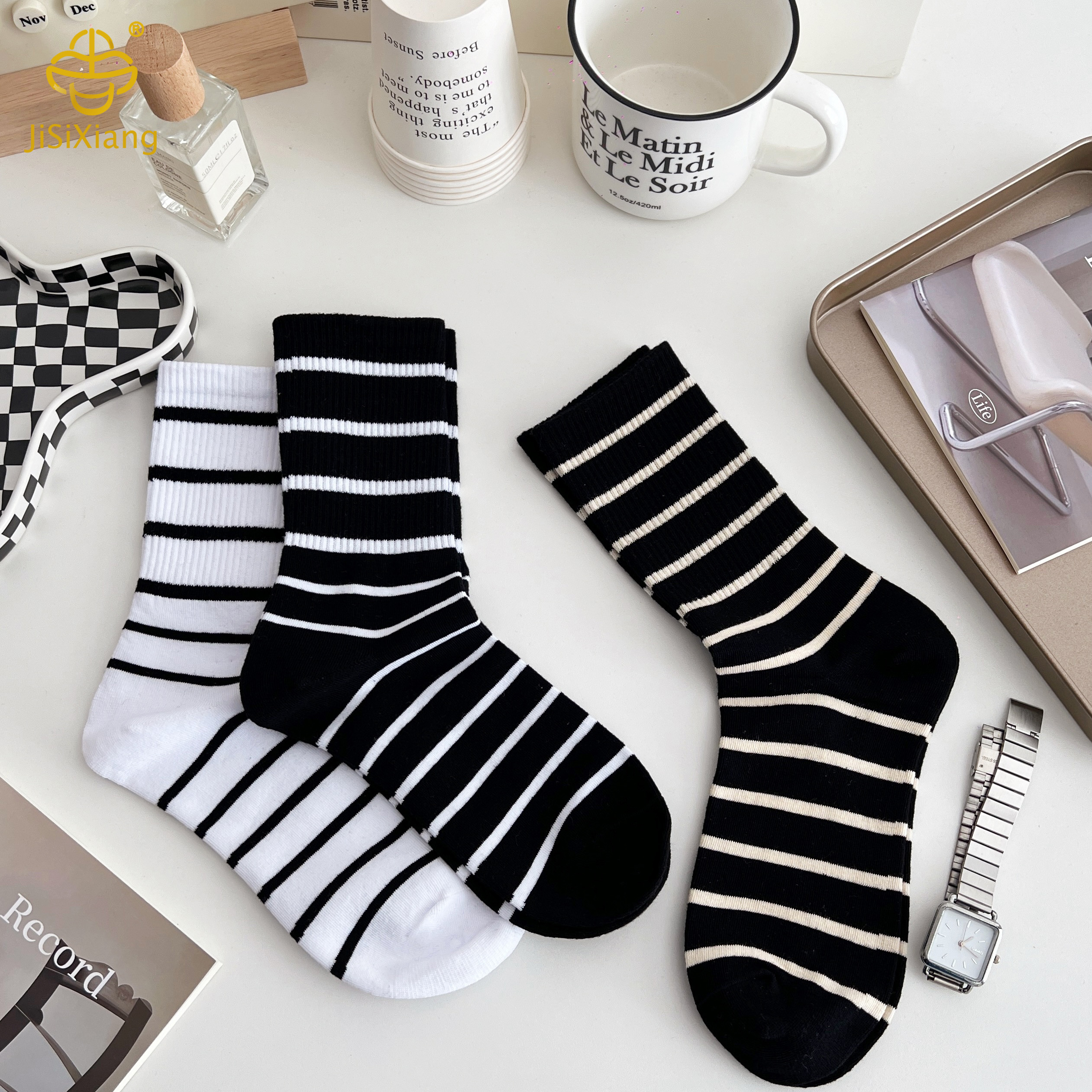 Korean version of Mirad retro striped mid tube sock