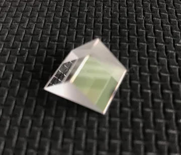 Collimate roof prism optical